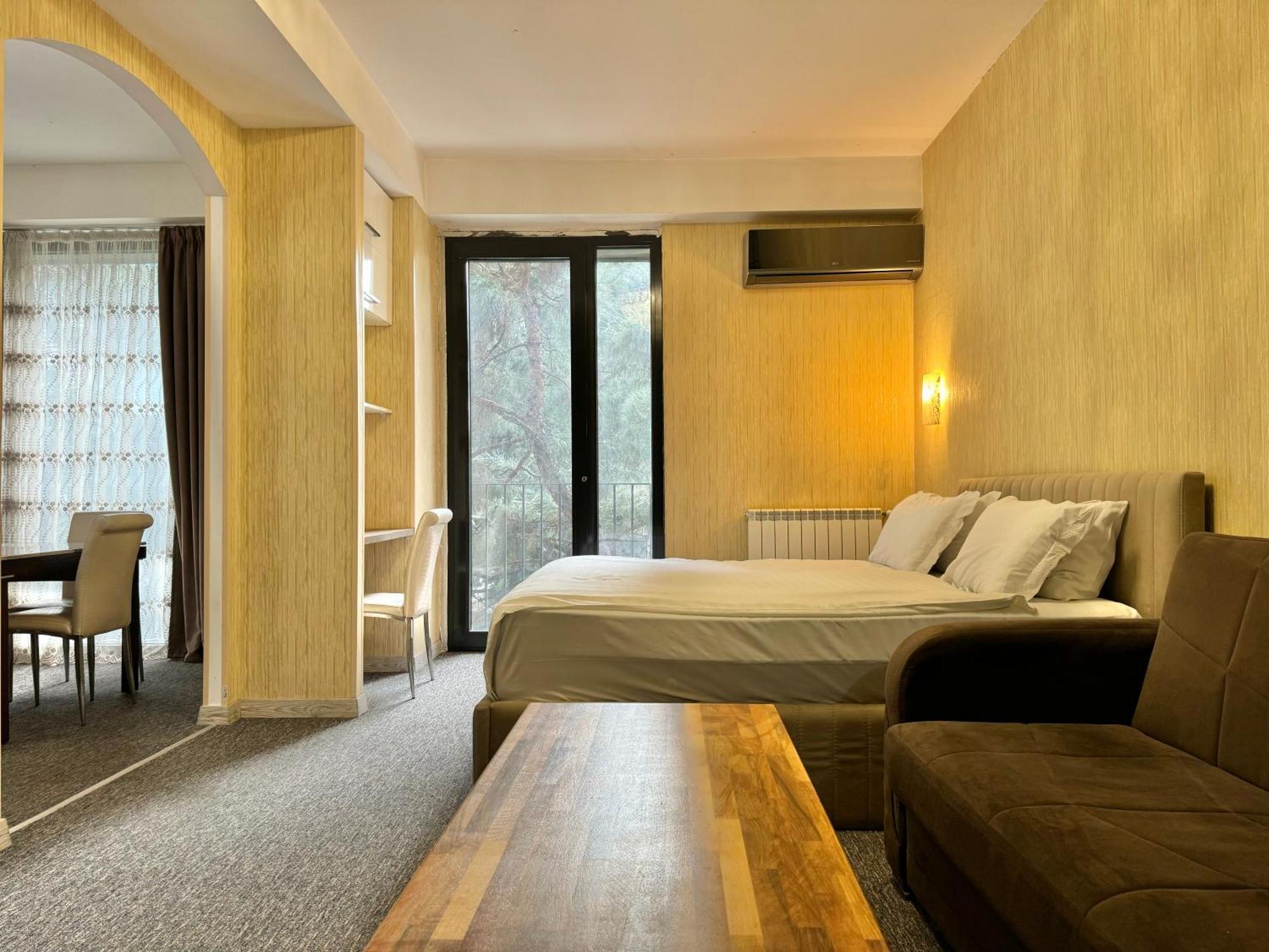 Full Comfort Apartment At Chavchavadze Tbilisi Exterior foto